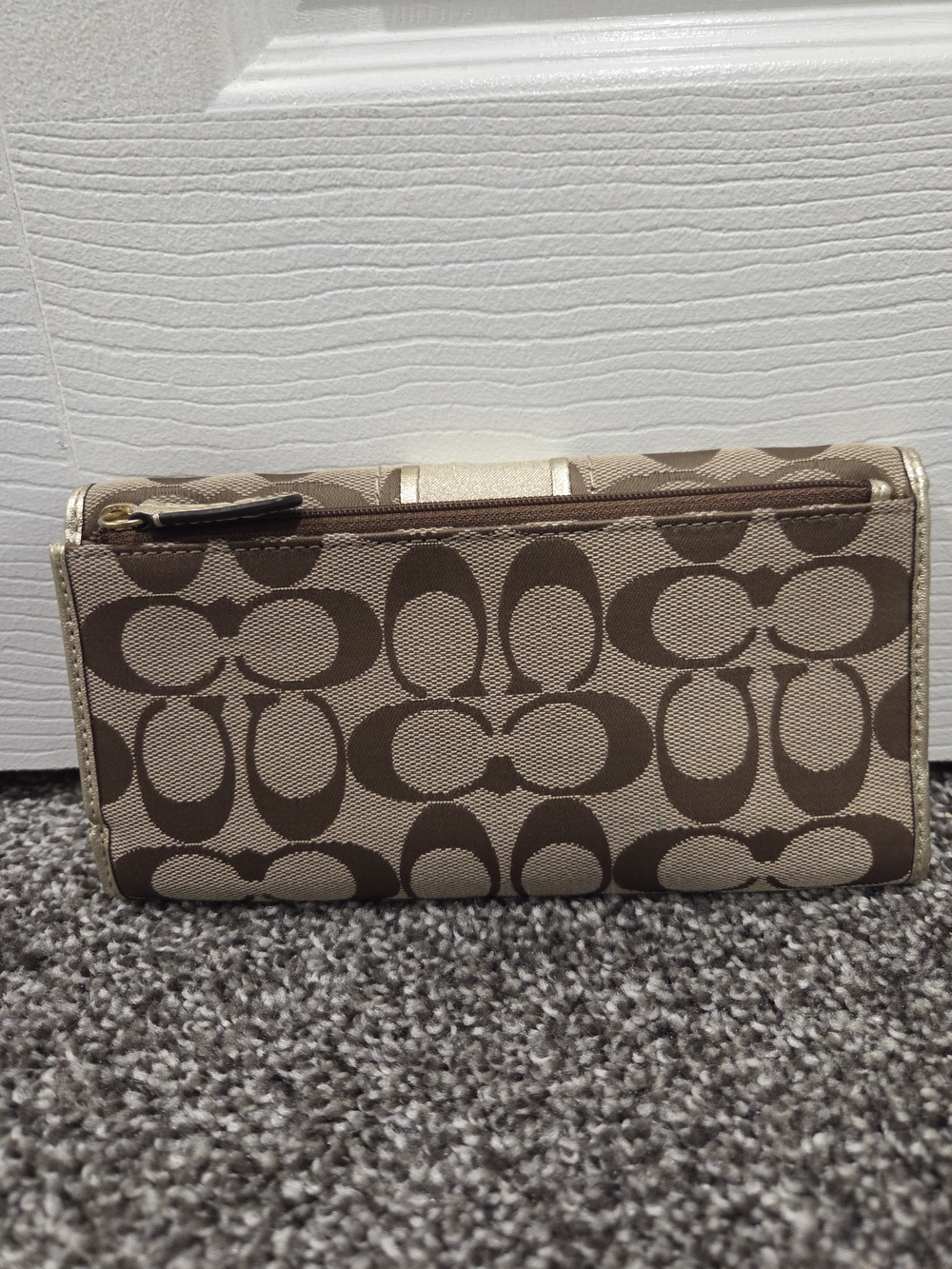 Coach Signature Wallet - Picture 3 of 6